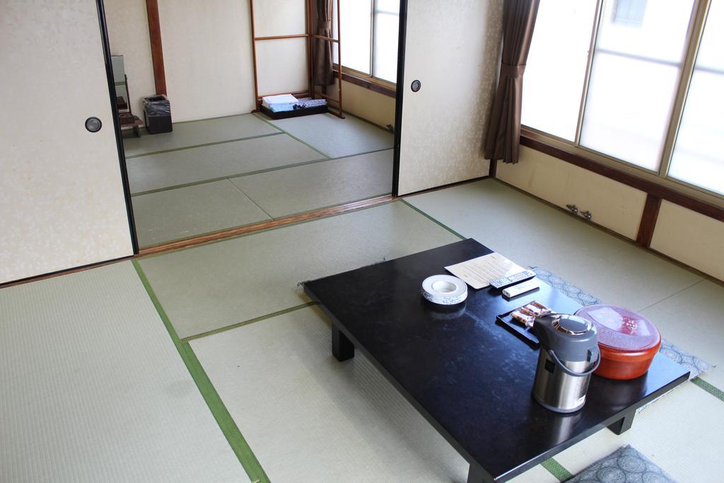 Kinokuniya Ryokan Fujisawa Quarto foto